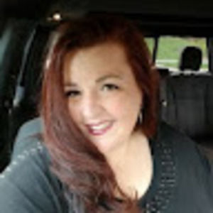 Meet your Posher, Lora